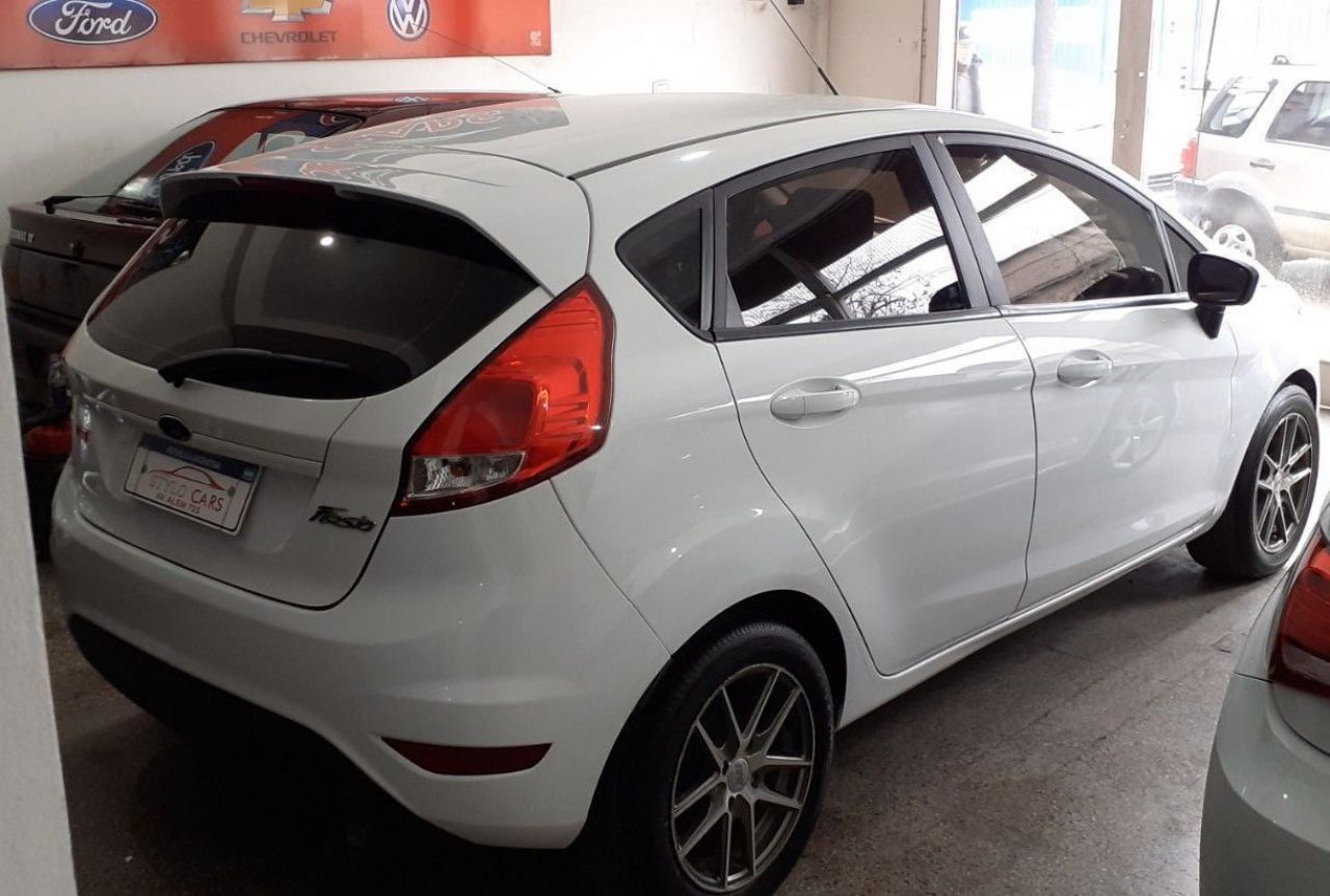 Ford Fiesta KD Usado en Córdoba, deRuedas
