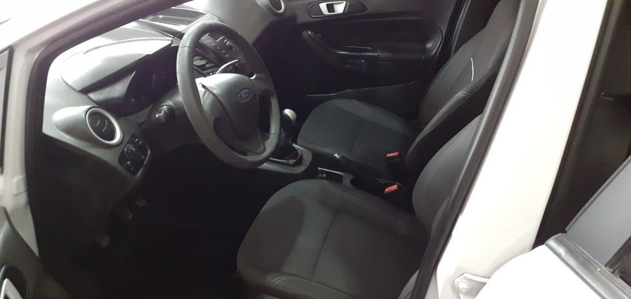 Ford Fiesta KD Usado en Córdoba, deRuedas