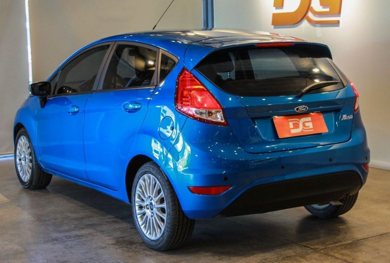 Ford Fiesta KD Usado en Córdoba, deRuedas