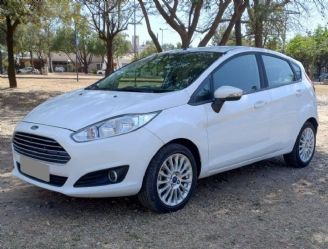 Ford Fiesta KD Usado en Córdoba Financiado