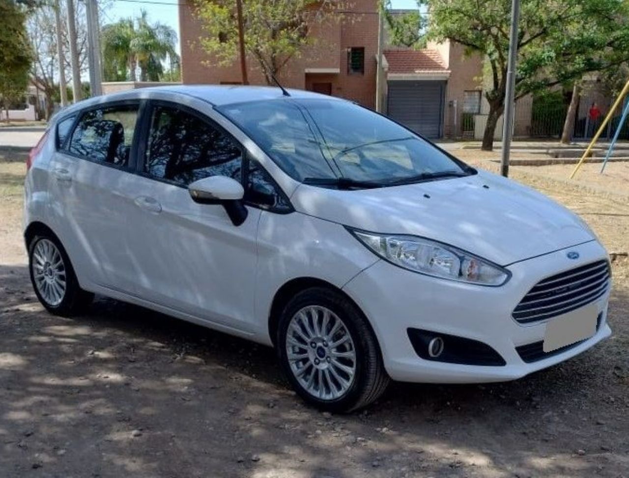 Ford Fiesta KD Usado en Córdoba, deRuedas