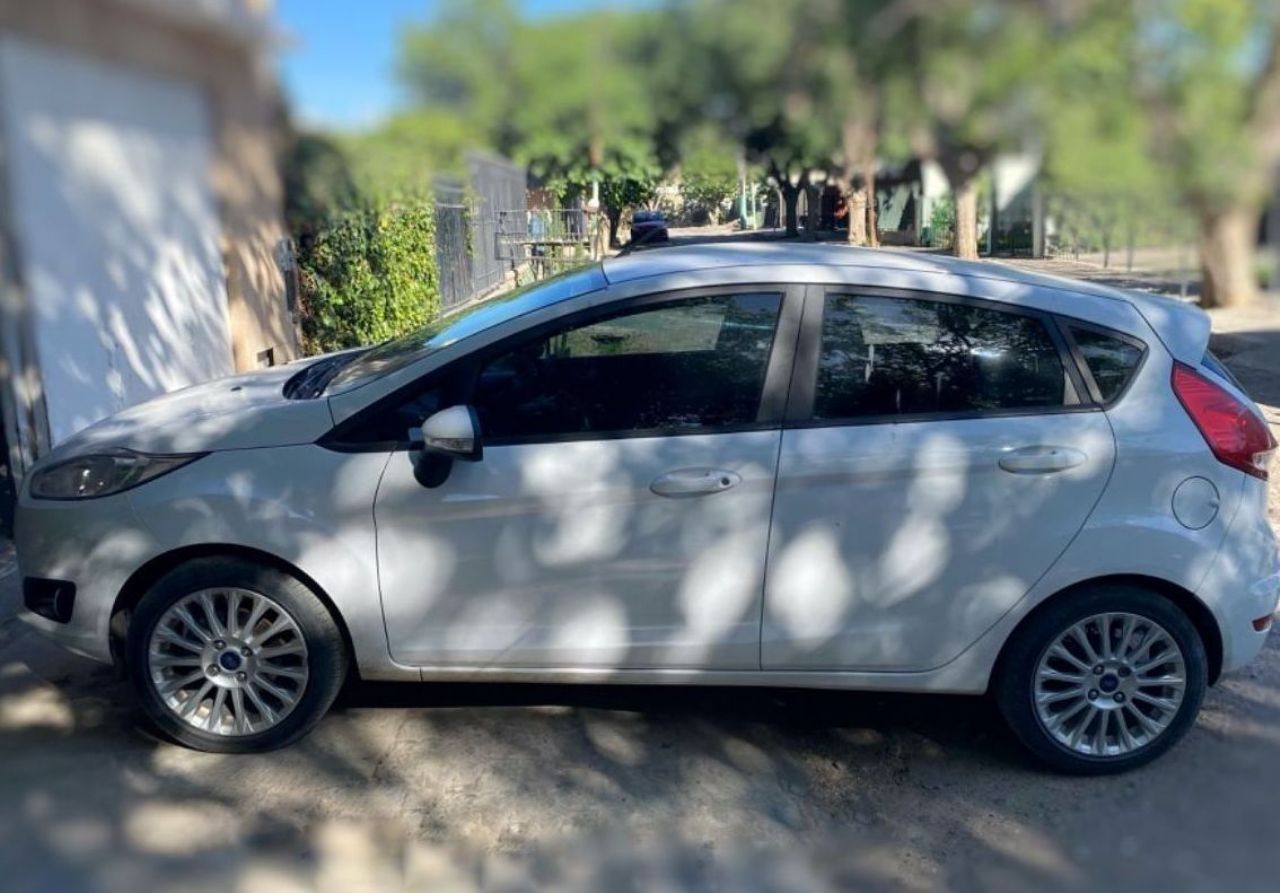 Ford Fiesta KD Usado en San Juan, deRuedas