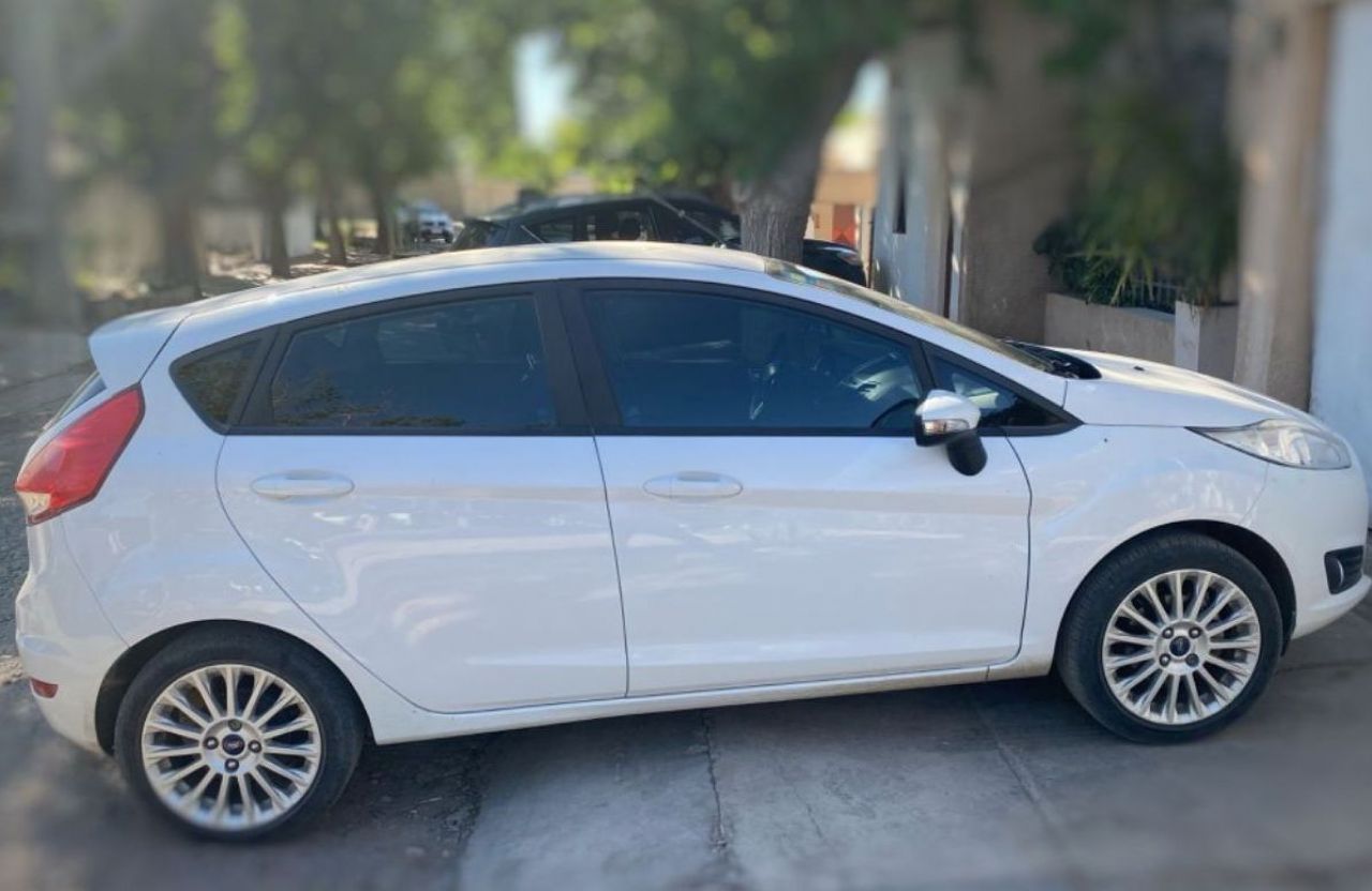 Ford Fiesta KD Usado en San Juan, deRuedas