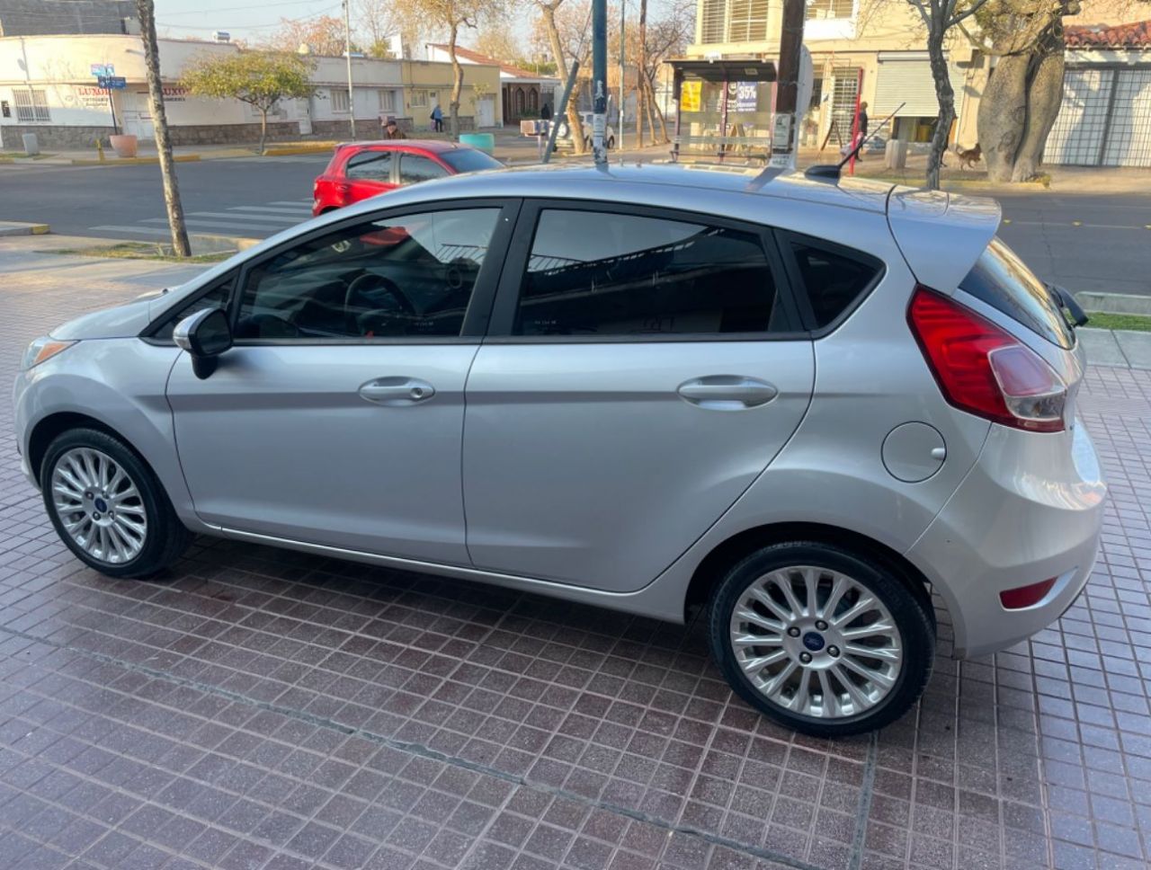 Ford Fiesta KD Usado Financiado en Mendoza, deRuedas