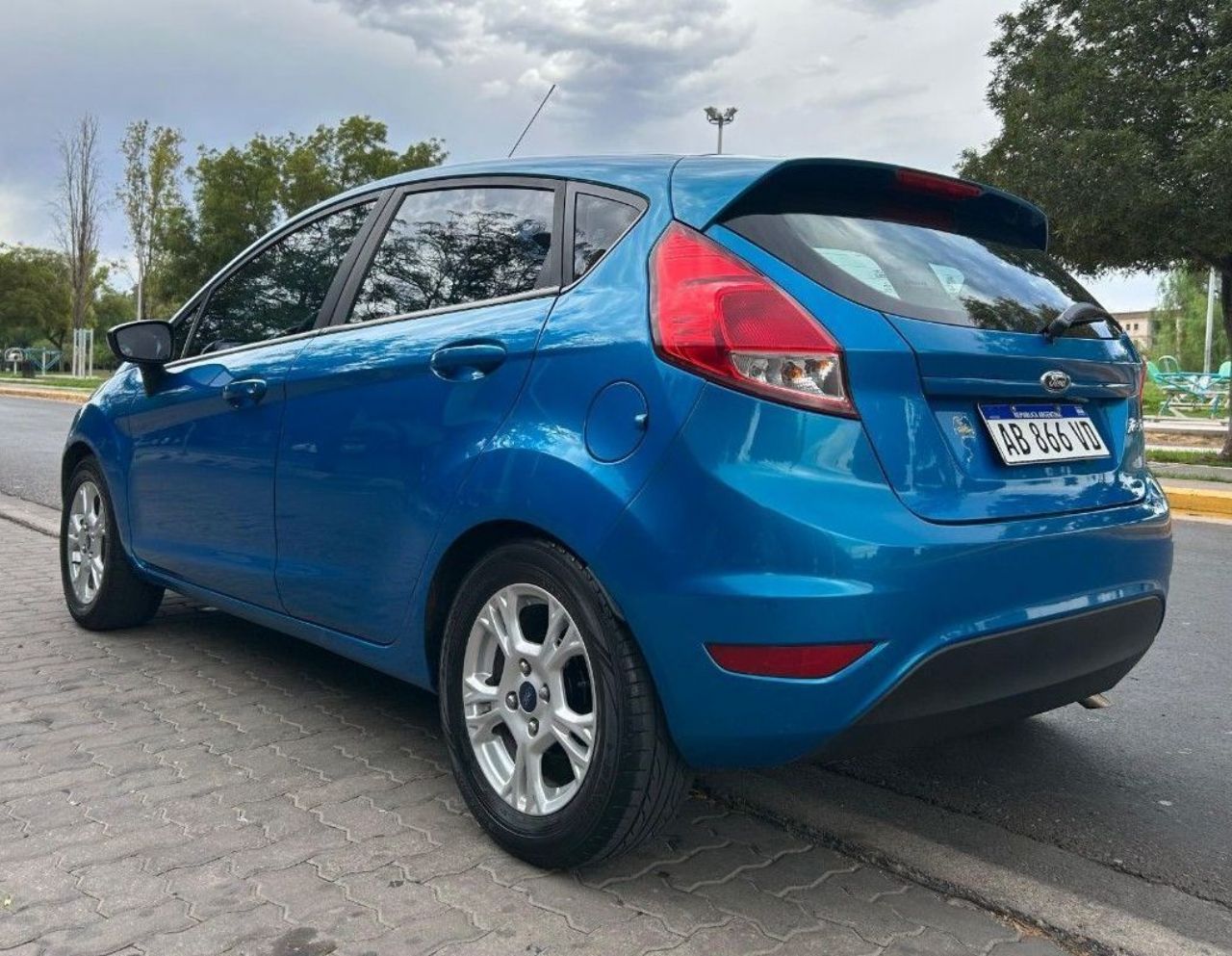 Ford Fiesta KD Usado Financiado en Mendoza, deRuedas