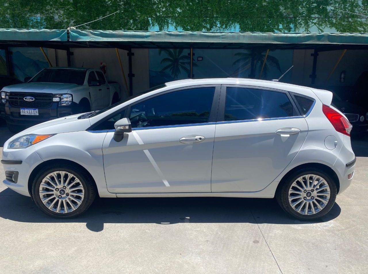 Ford Fiesta KD Usado en Buenos Aires, deRuedas
