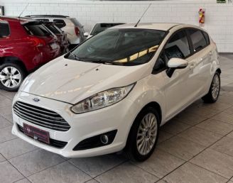 Ford Fiesta KD Usado en Córdoba Financiado