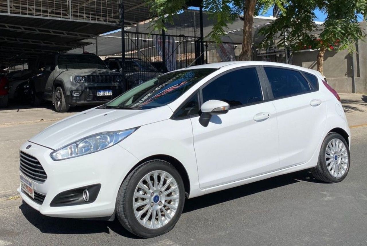Ford Fiesta KD Usado Financiado en San Juan, deRuedas