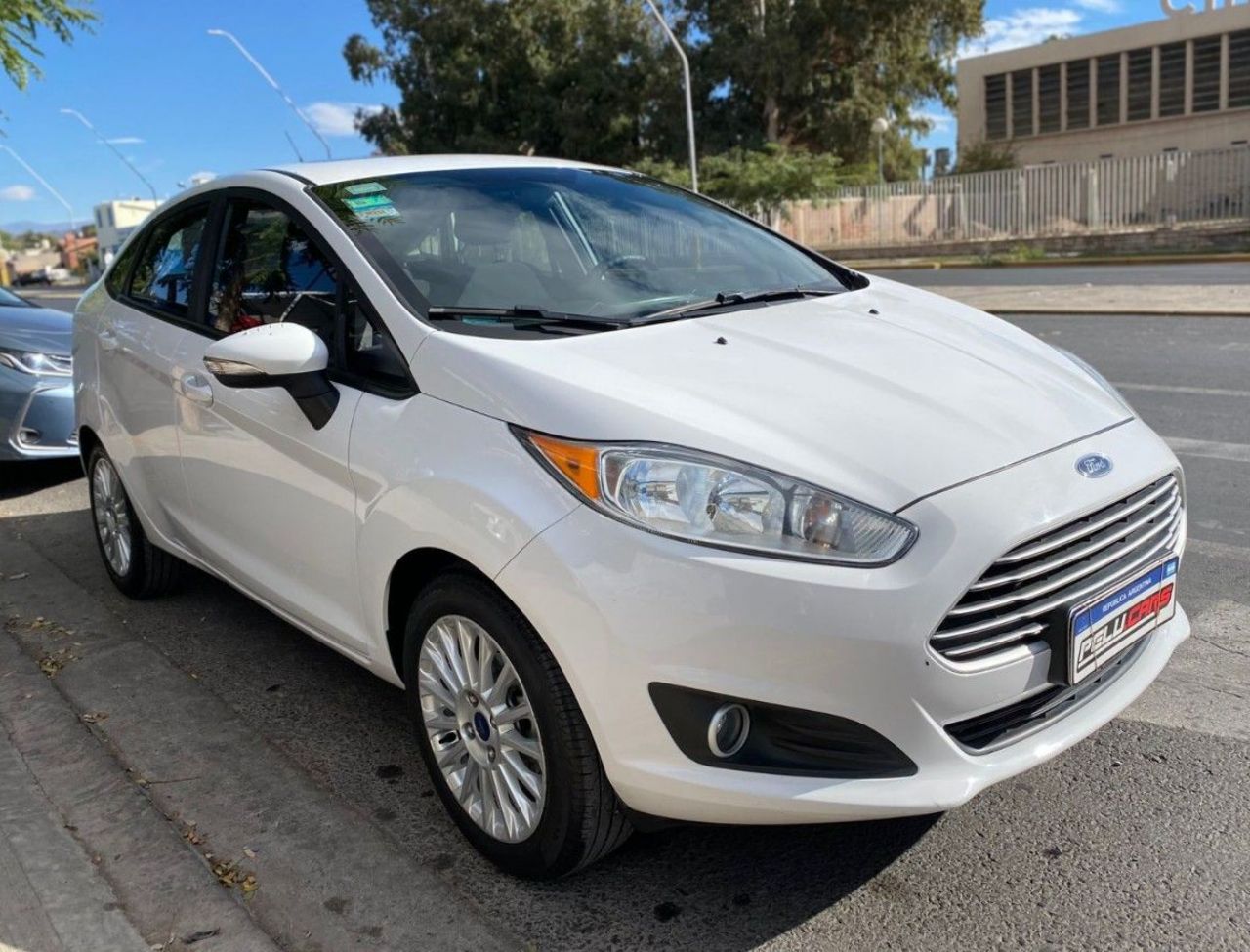 Ford Fiesta KD Usado Financiado en San Juan, deRuedas