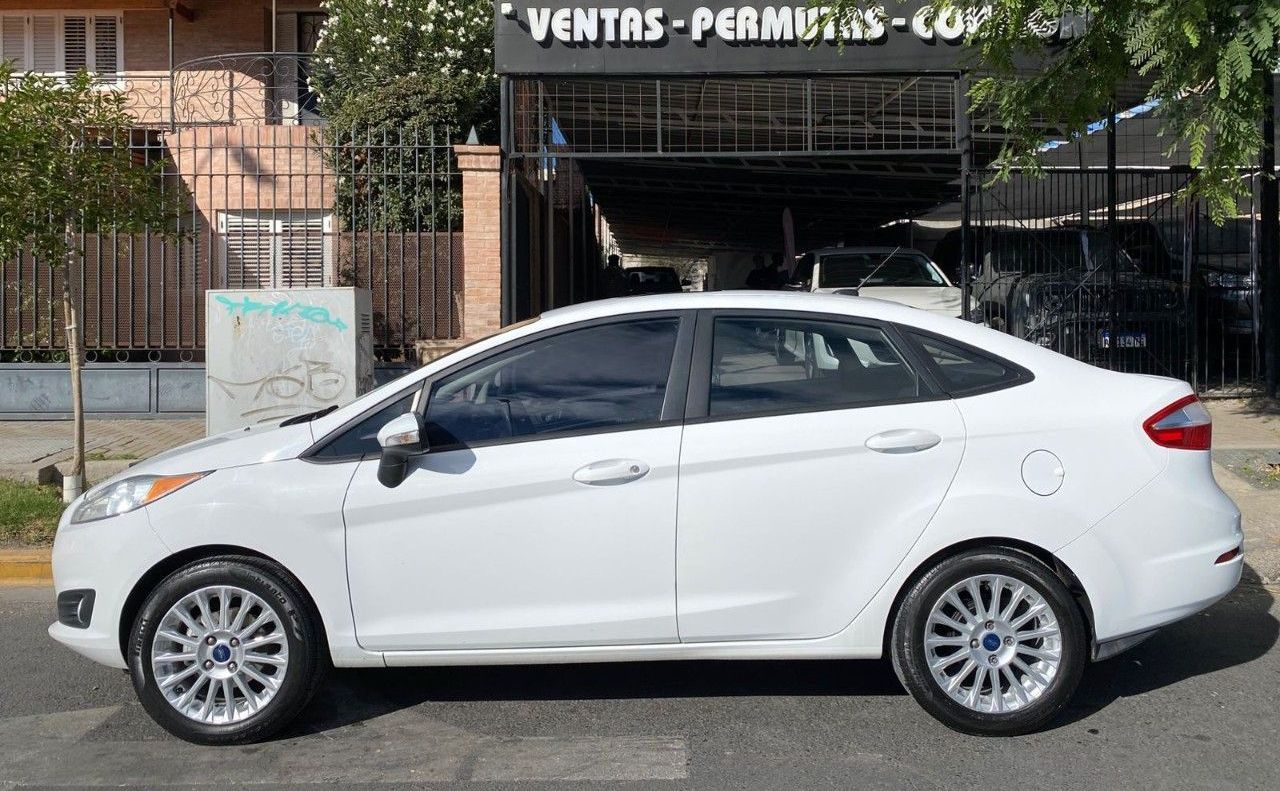 Ford Fiesta KD Usado Financiado en San Juan, deRuedas