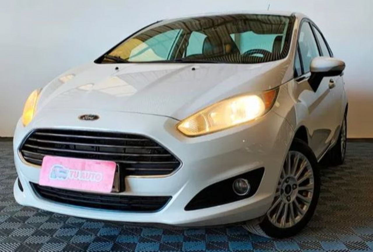 Ford Fiesta KD Usado en Córdoba, deRuedas