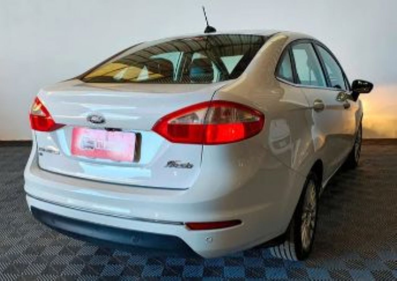 Ford Fiesta KD Usado en Córdoba, deRuedas