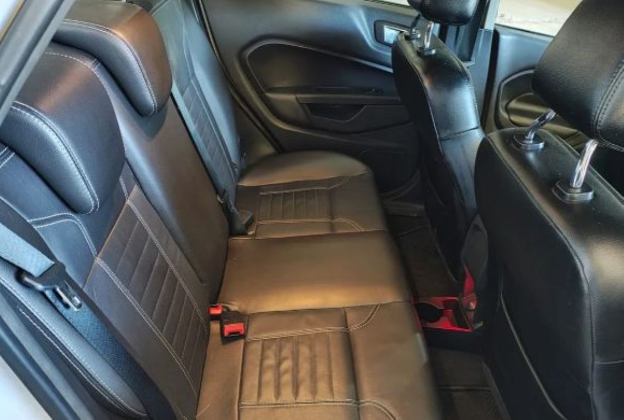 Ford Fiesta KD Usado en Córdoba, deRuedas