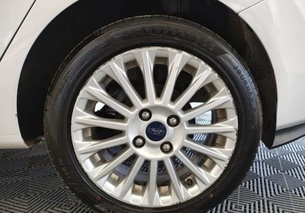 Ford Fiesta KD Usado en Córdoba, deRuedas
