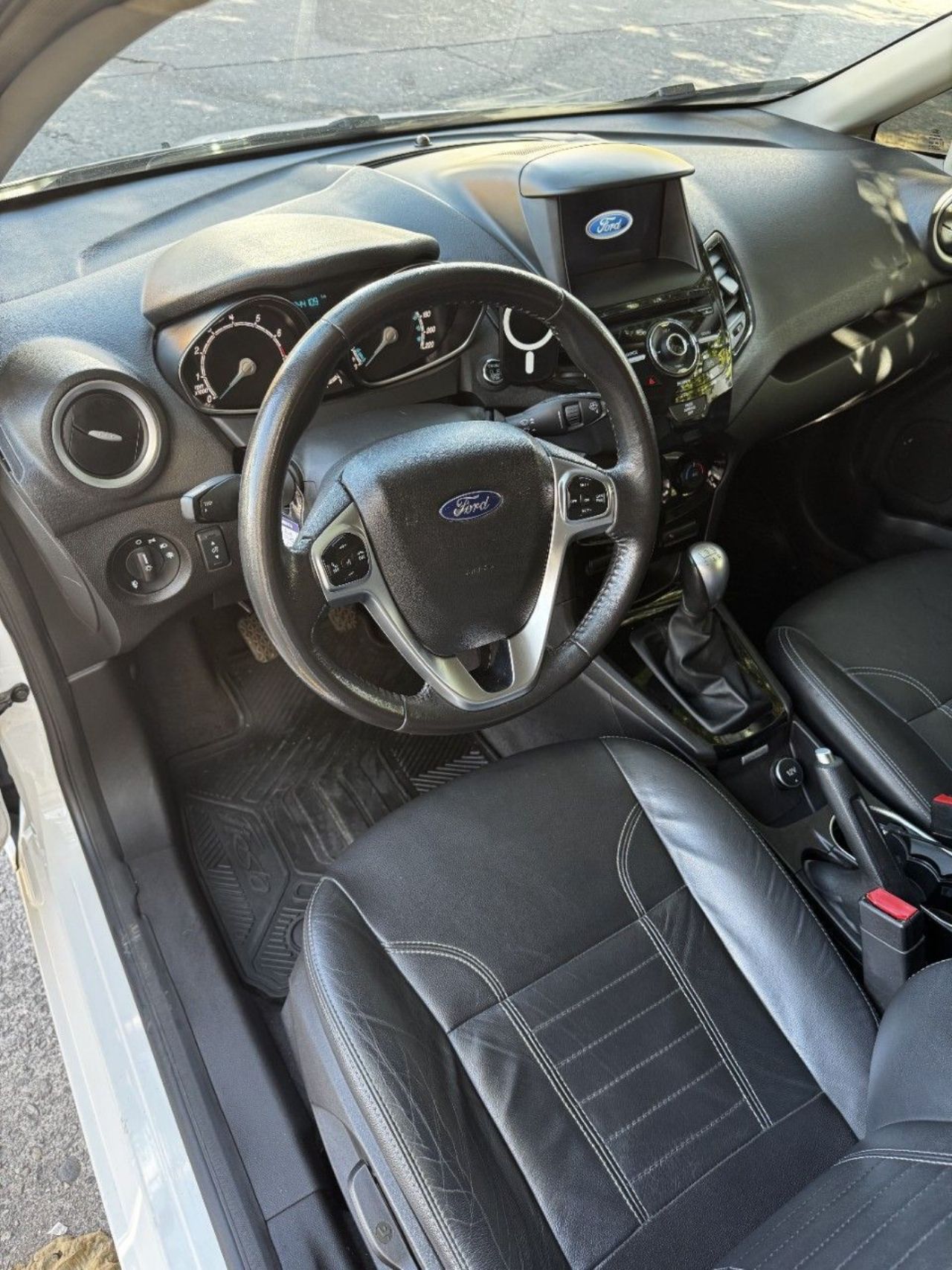 Ford Fiesta KD Usado en Córdoba, deRuedas