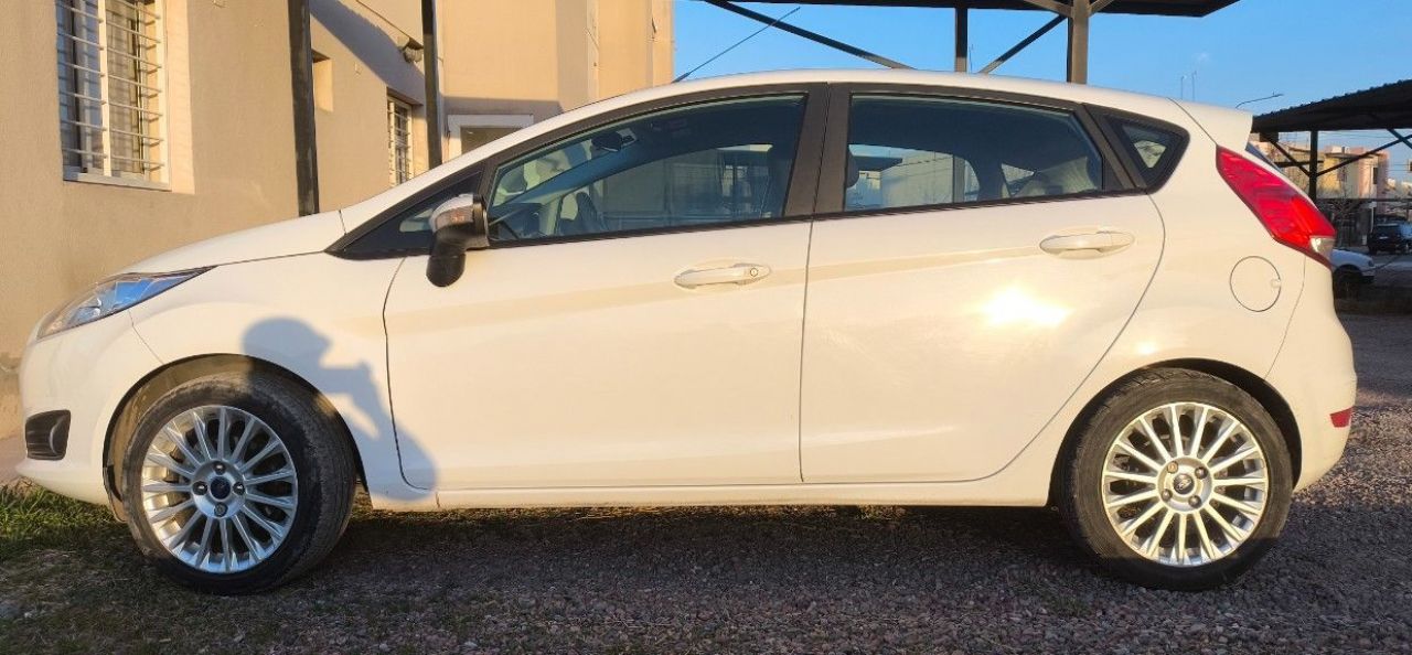 Ford Fiesta KD Usado en Mendoza, deRuedas