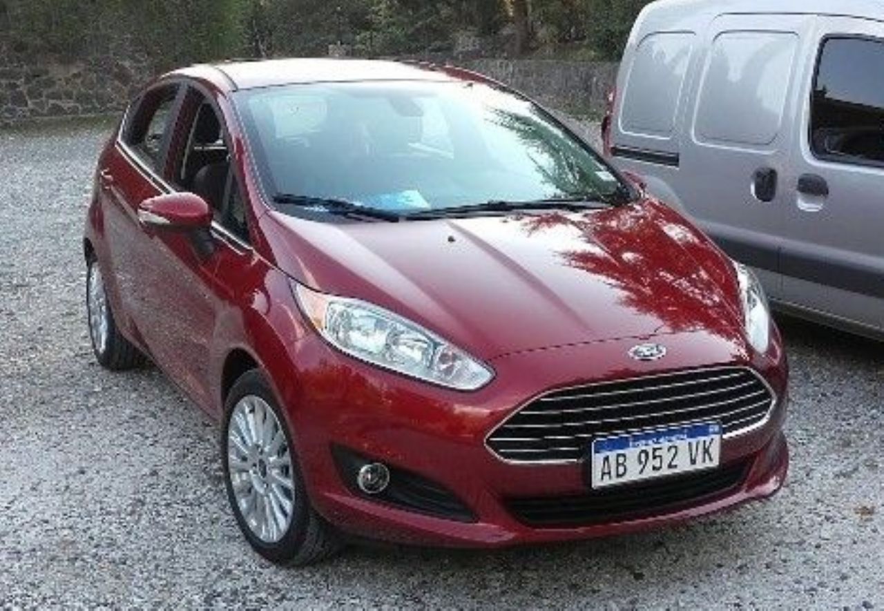 Ford Fiesta KD Usado en Córdoba, deRuedas