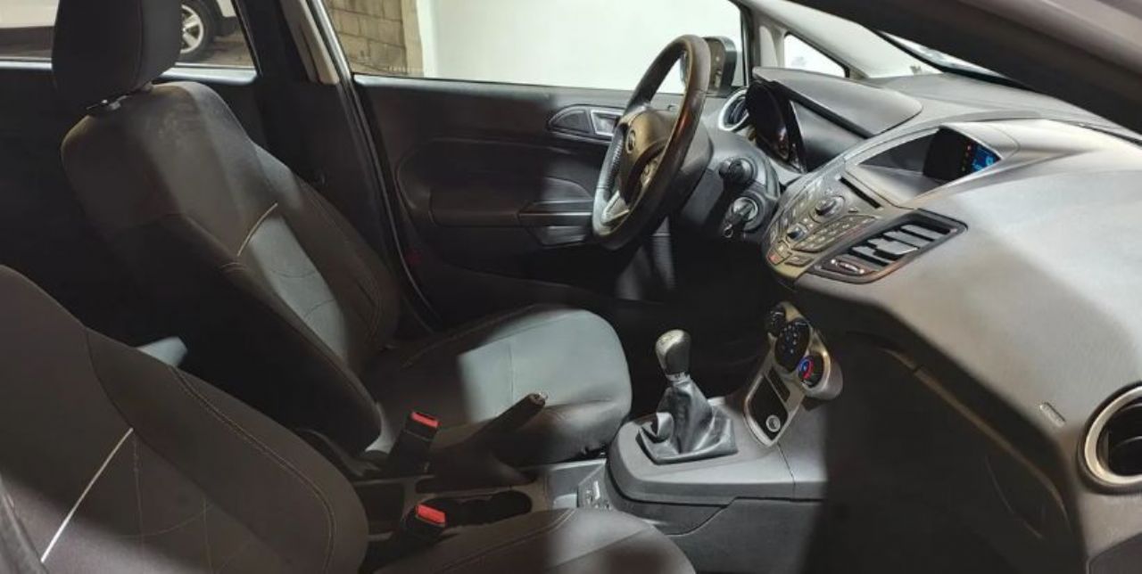 Ford Fiesta KD Usado en Córdoba, deRuedas