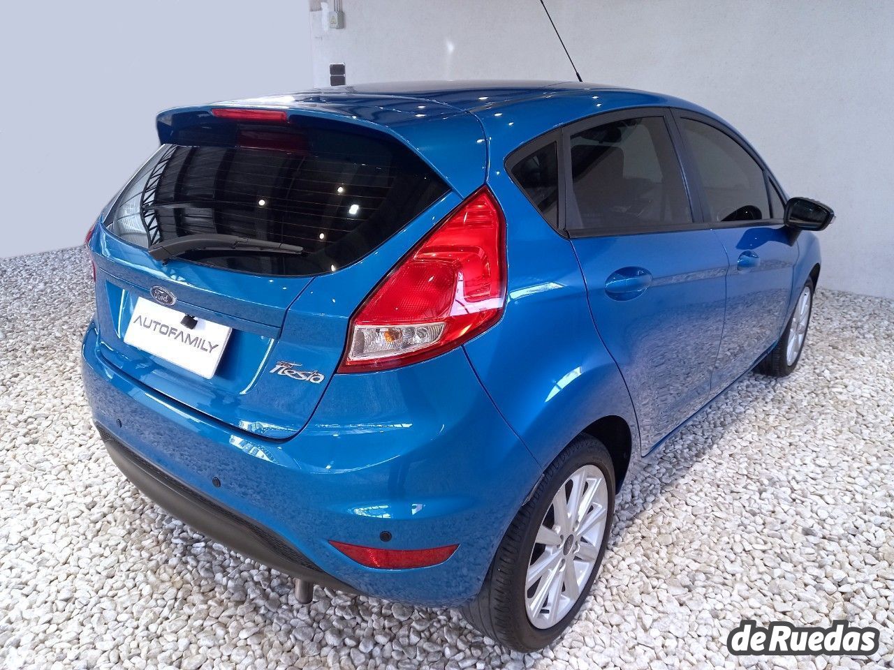 Ford Fiesta KD Usado en Córdoba, deRuedas