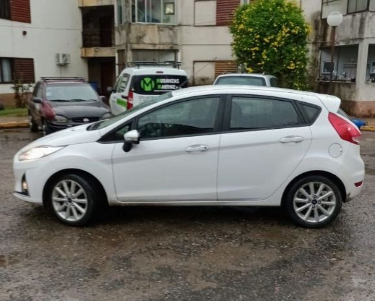 Ford Fiesta KD Usado en Buenos Aires, deRuedas