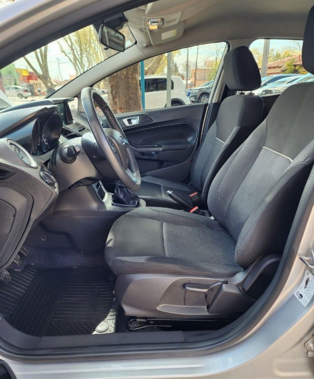 Ford Fiesta KD Usado en Mendoza, deRuedas