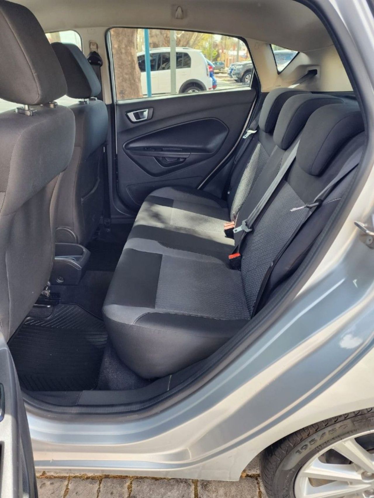Ford Fiesta KD Usado en Mendoza, deRuedas