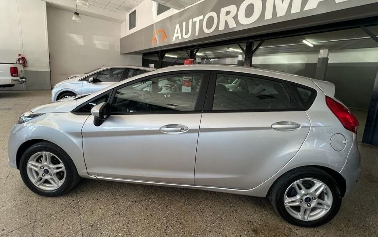 Ford Fiesta KD Usado en Córdoba, deRuedas