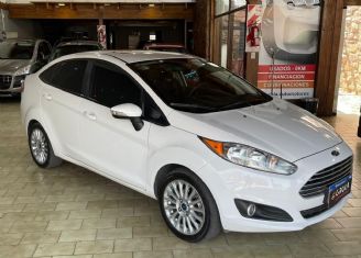 Ford Fiesta KD Usado en Córdoba Financiado