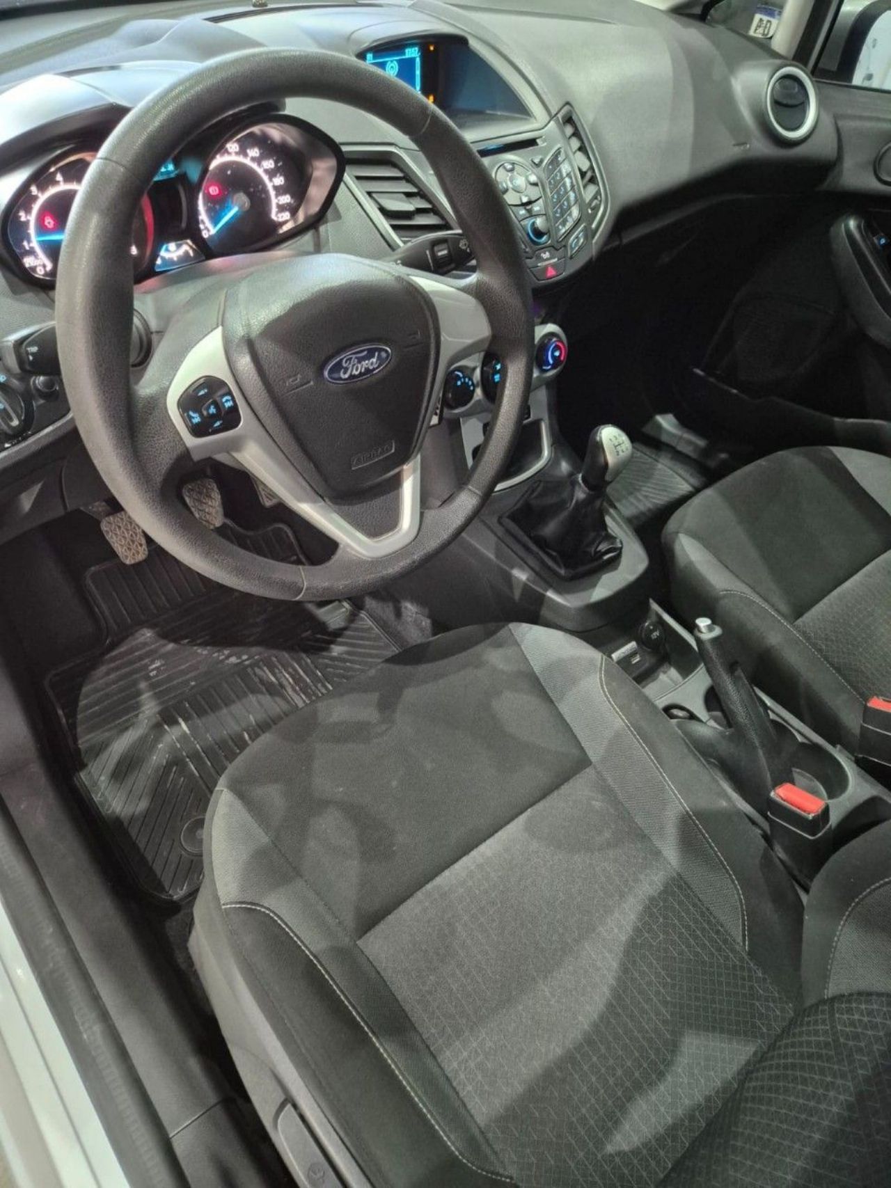 Ford Fiesta KD Usado en Mendoza, deRuedas