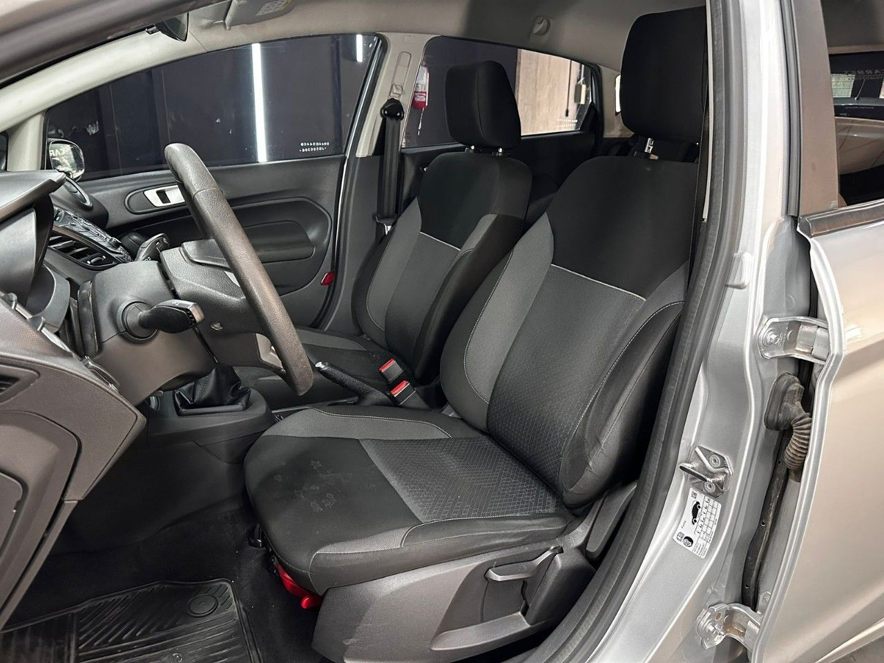 Ford Fiesta KD Usado en Córdoba, deRuedas