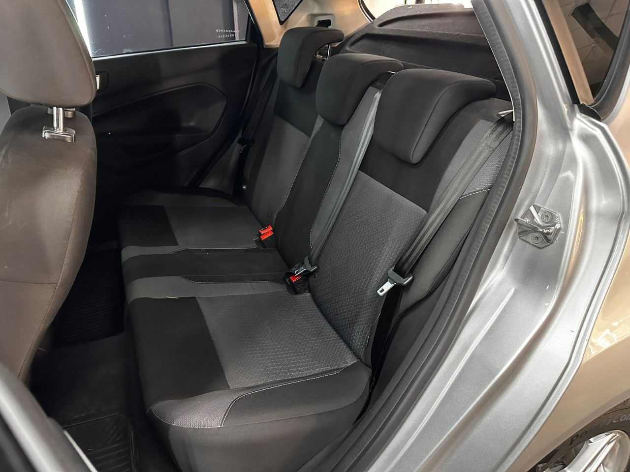 Ford Fiesta KD Usado en Córdoba, deRuedas