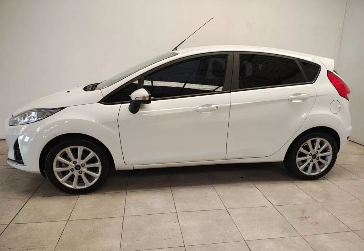 Ford Fiesta KD Usado en Córdoba, deRuedas