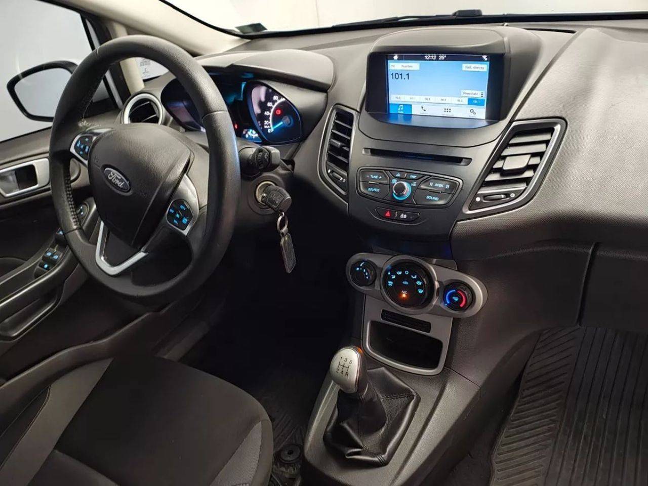 Ford Fiesta KD Usado en Córdoba, deRuedas