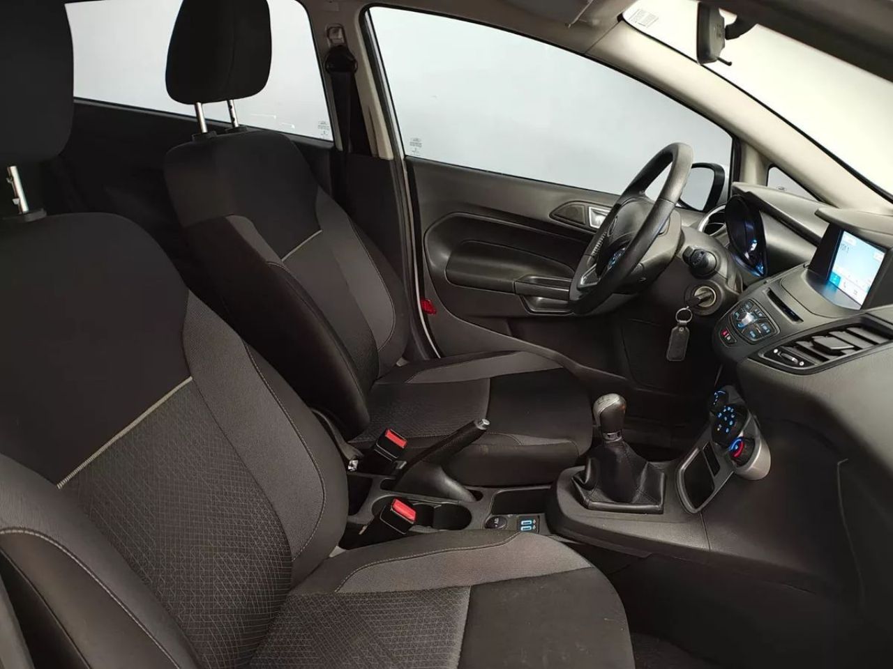 Ford Fiesta KD Usado en Córdoba, deRuedas