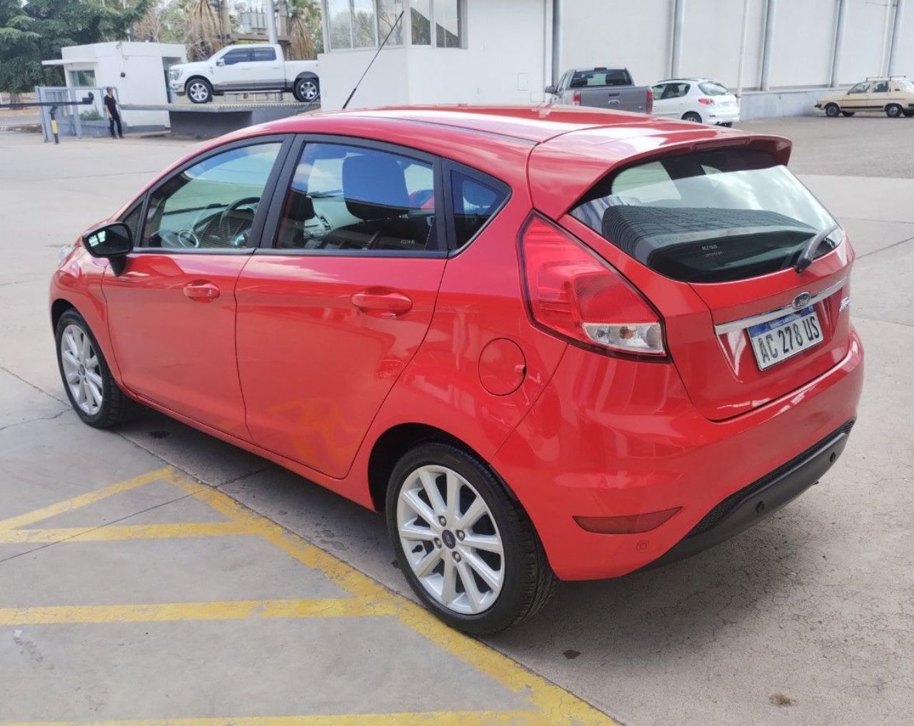 Ford Fiesta KD Usado en Mendoza, deRuedas