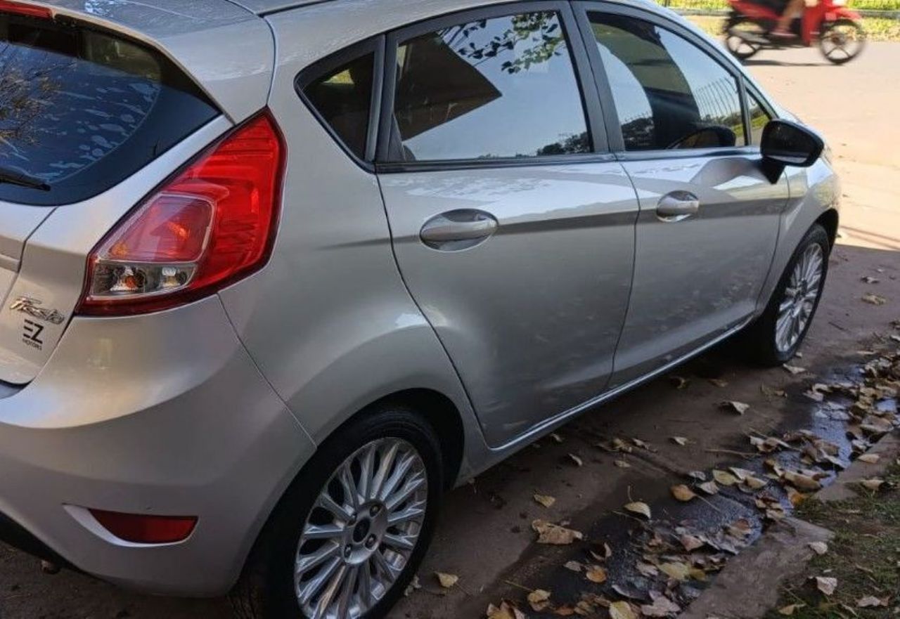 Ford Fiesta KD Usado en Buenos Aires, deRuedas