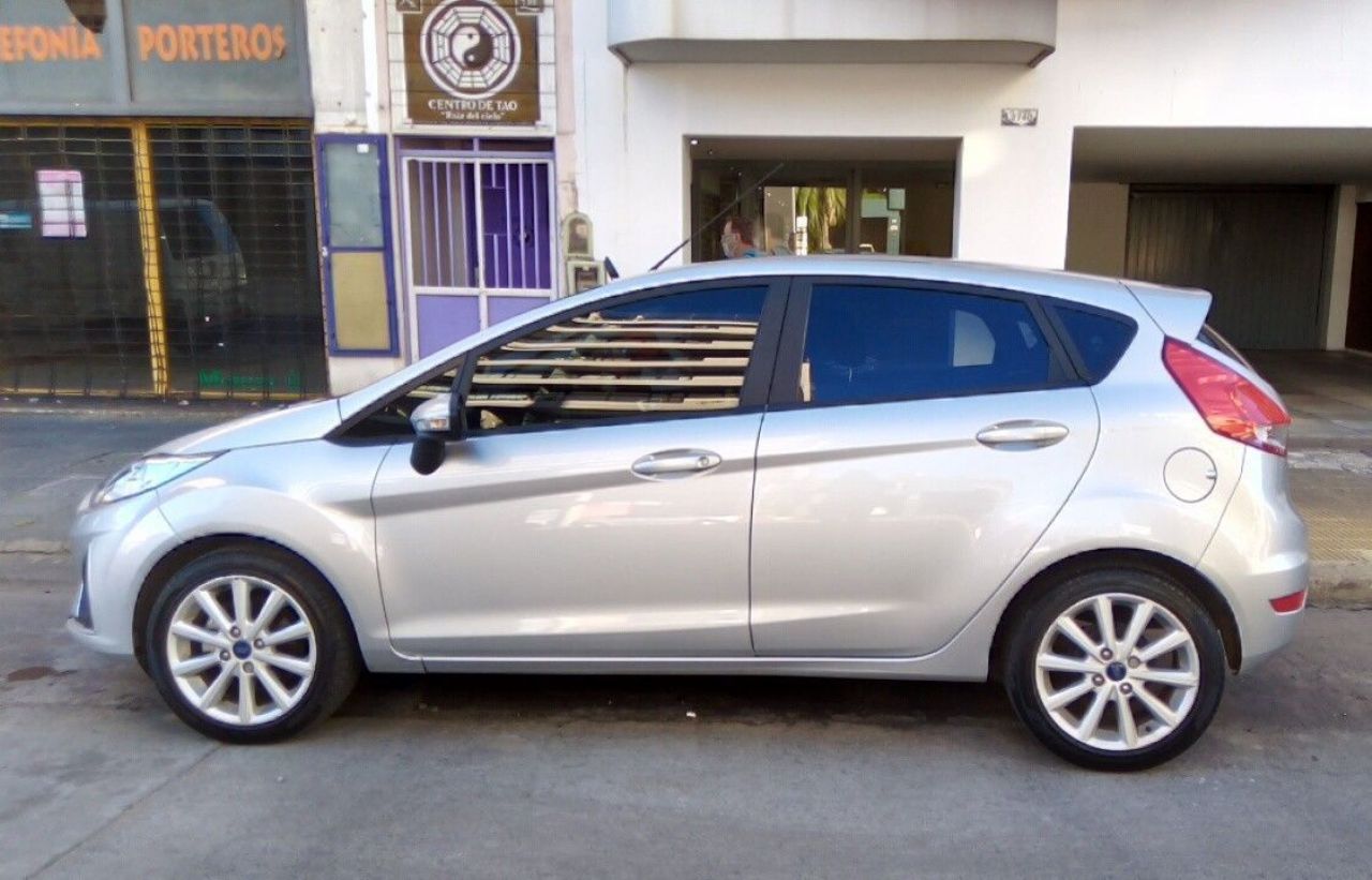 Ford Fiesta KD Usado en Buenos Aires, deRuedas