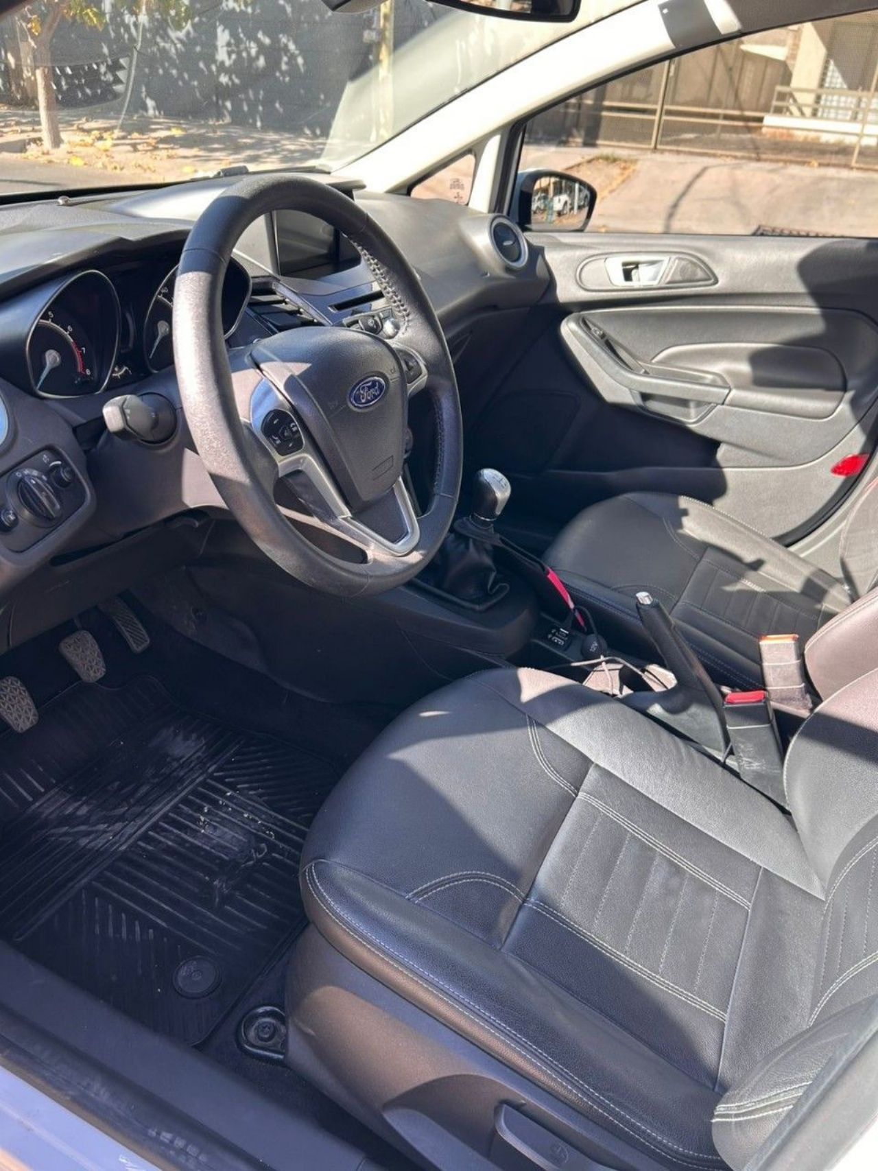 Ford Fiesta KD Usado en Mendoza, deRuedas