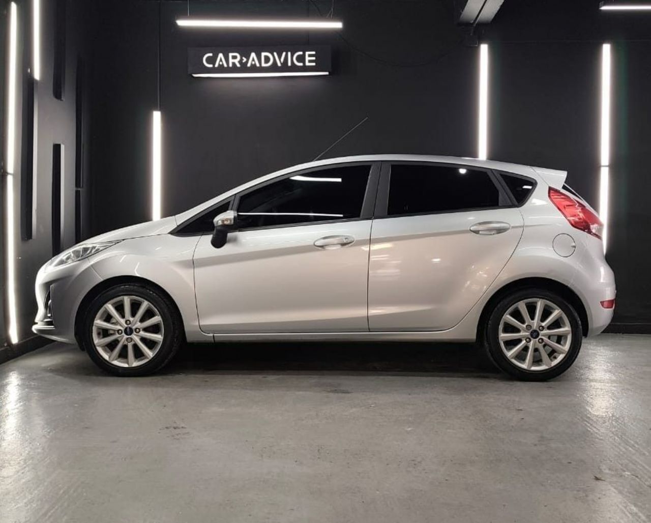 Ford Fiesta KD Usado en Córdoba, deRuedas