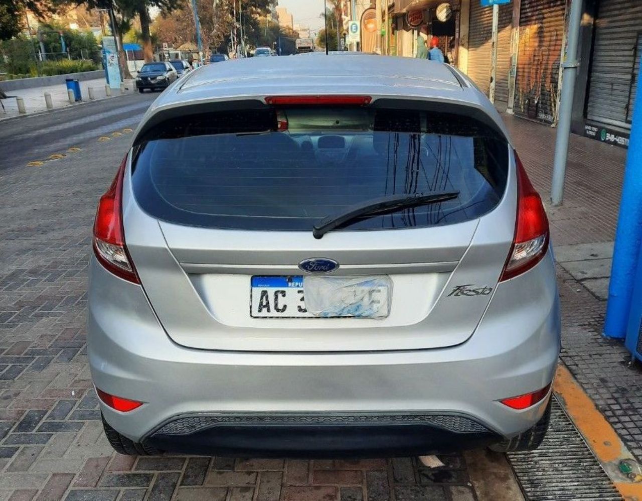 Ford Fiesta KD Usado en Buenos Aires, deRuedas