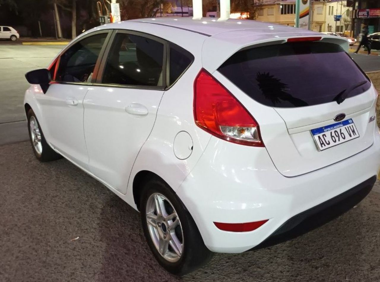 Ford Fiesta KD Usado Financiado en Mendoza, deRuedas
