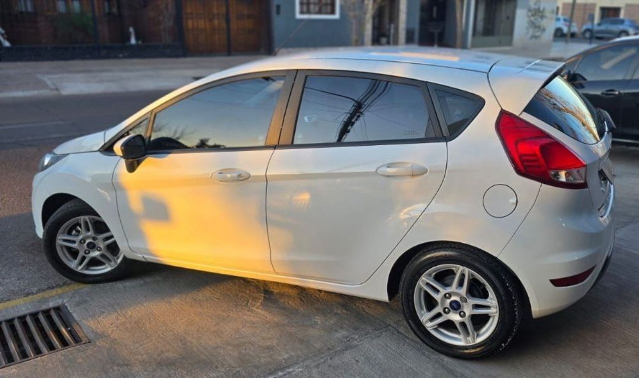 Ford Fiesta KD Usado en Mendoza, deRuedas