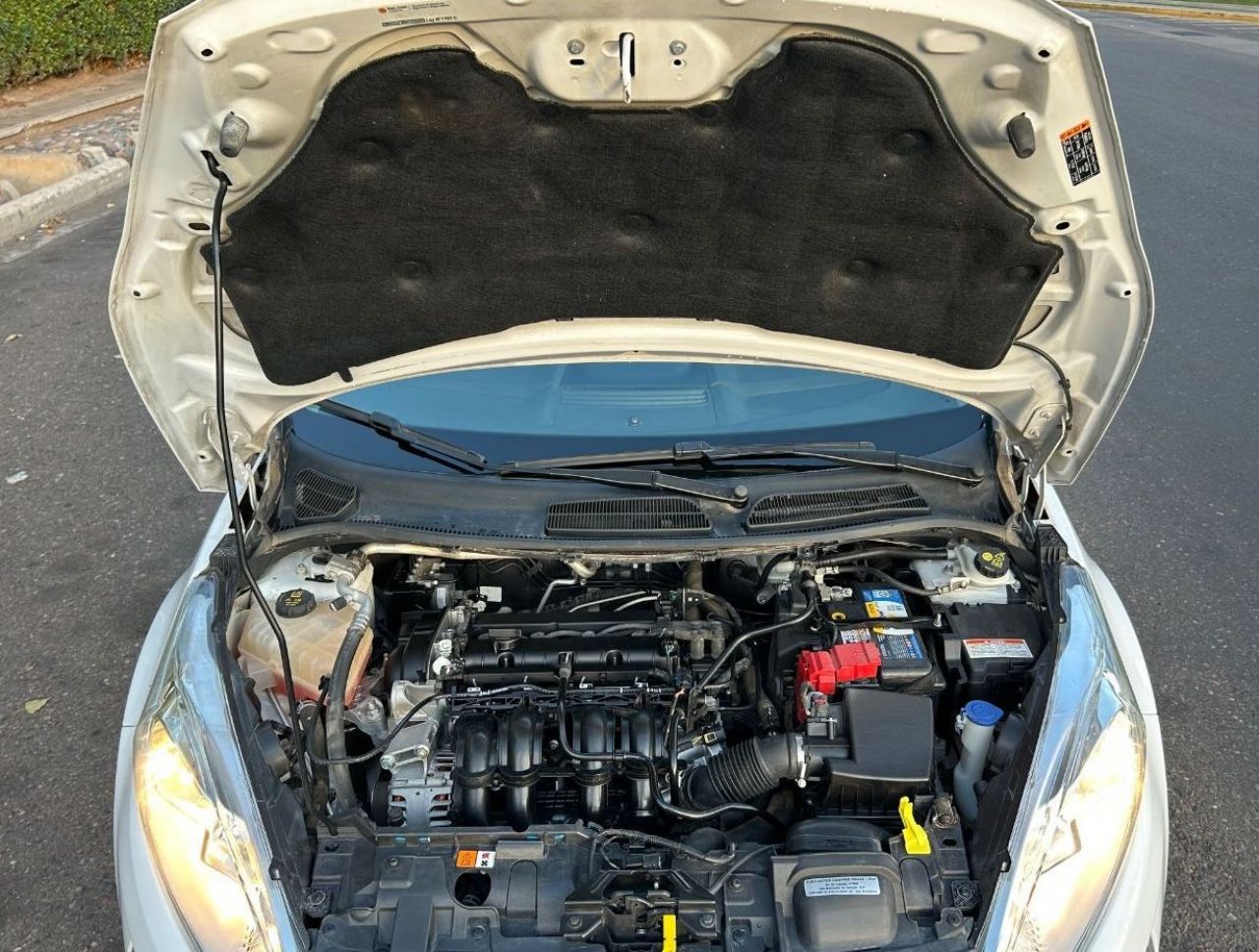 Ford Fiesta KD Usado Financiado en Mendoza, deRuedas