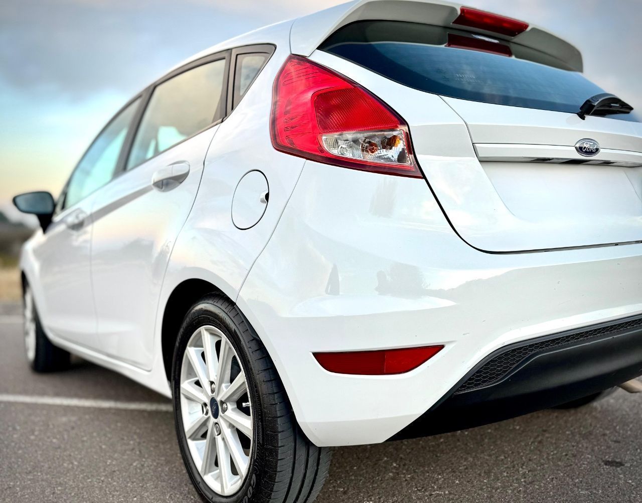Ford Fiesta KD Usado en Mendoza, deRuedas