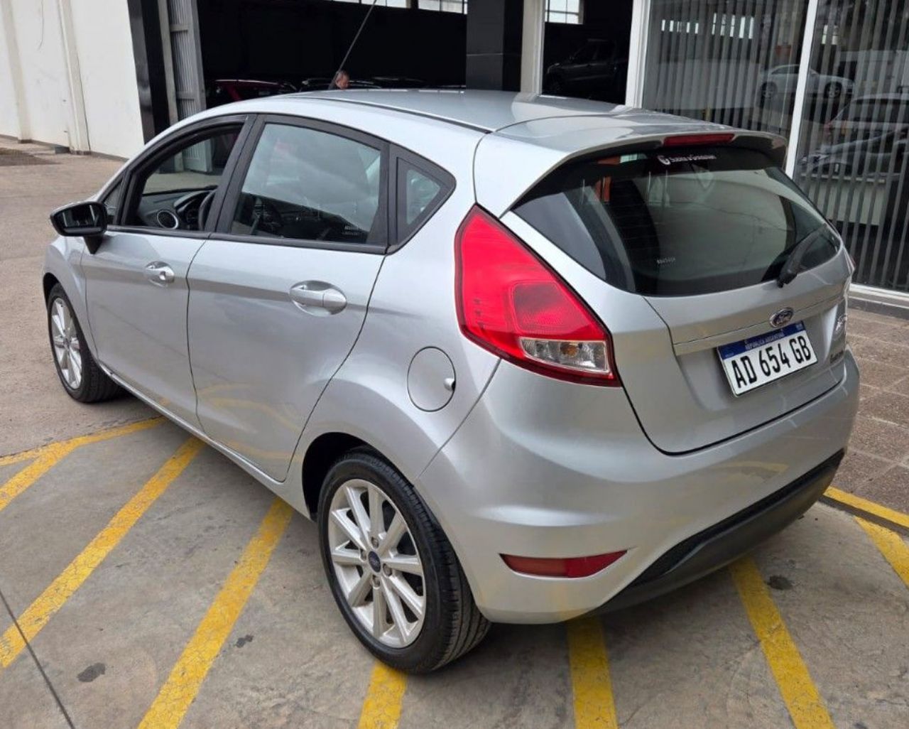Ford Fiesta KD Usado en Mendoza, deRuedas