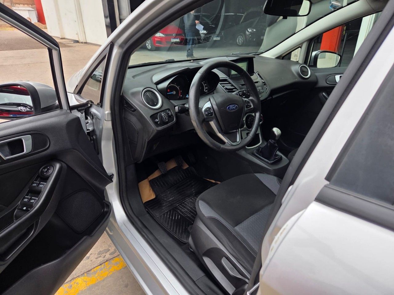 Ford Fiesta KD Usado en Mendoza, deRuedas