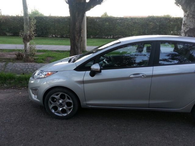 Ford Fiesta Kinetic Usado en Mendoza, deRuedas