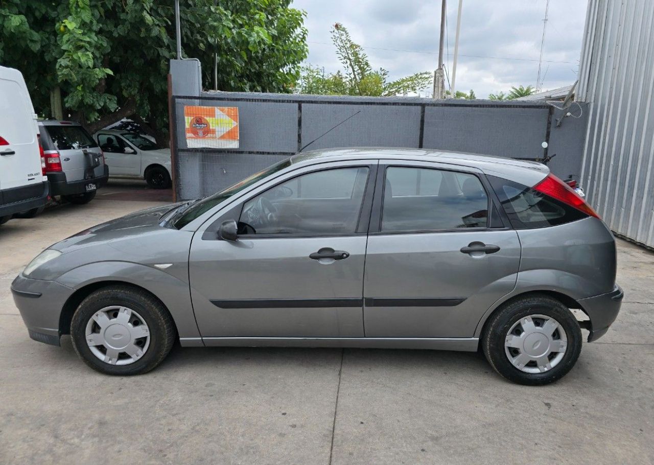 Ford Focus Usado Financiado en Mendoza, deRuedas