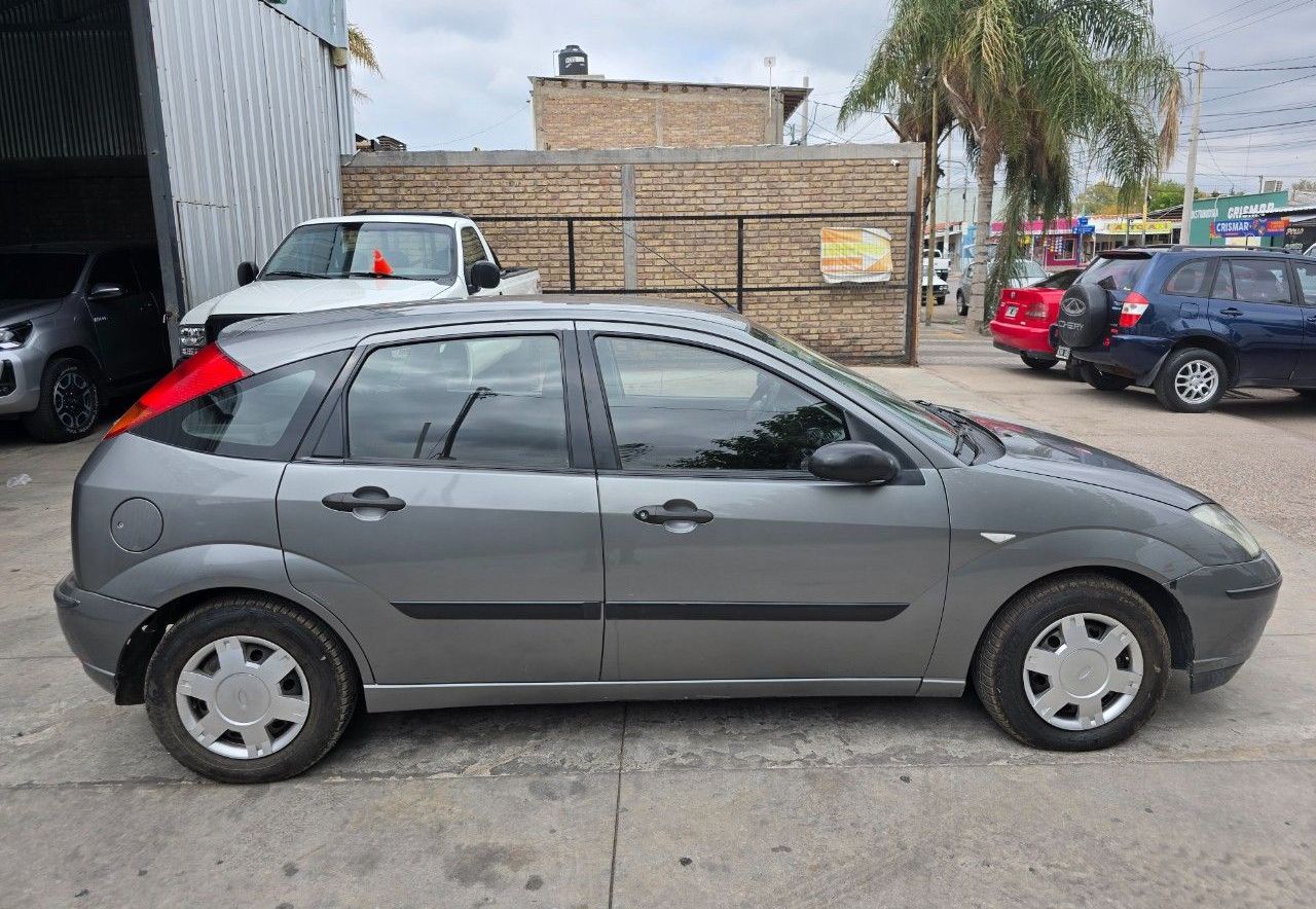 Ford Focus Usado Financiado en Mendoza, deRuedas