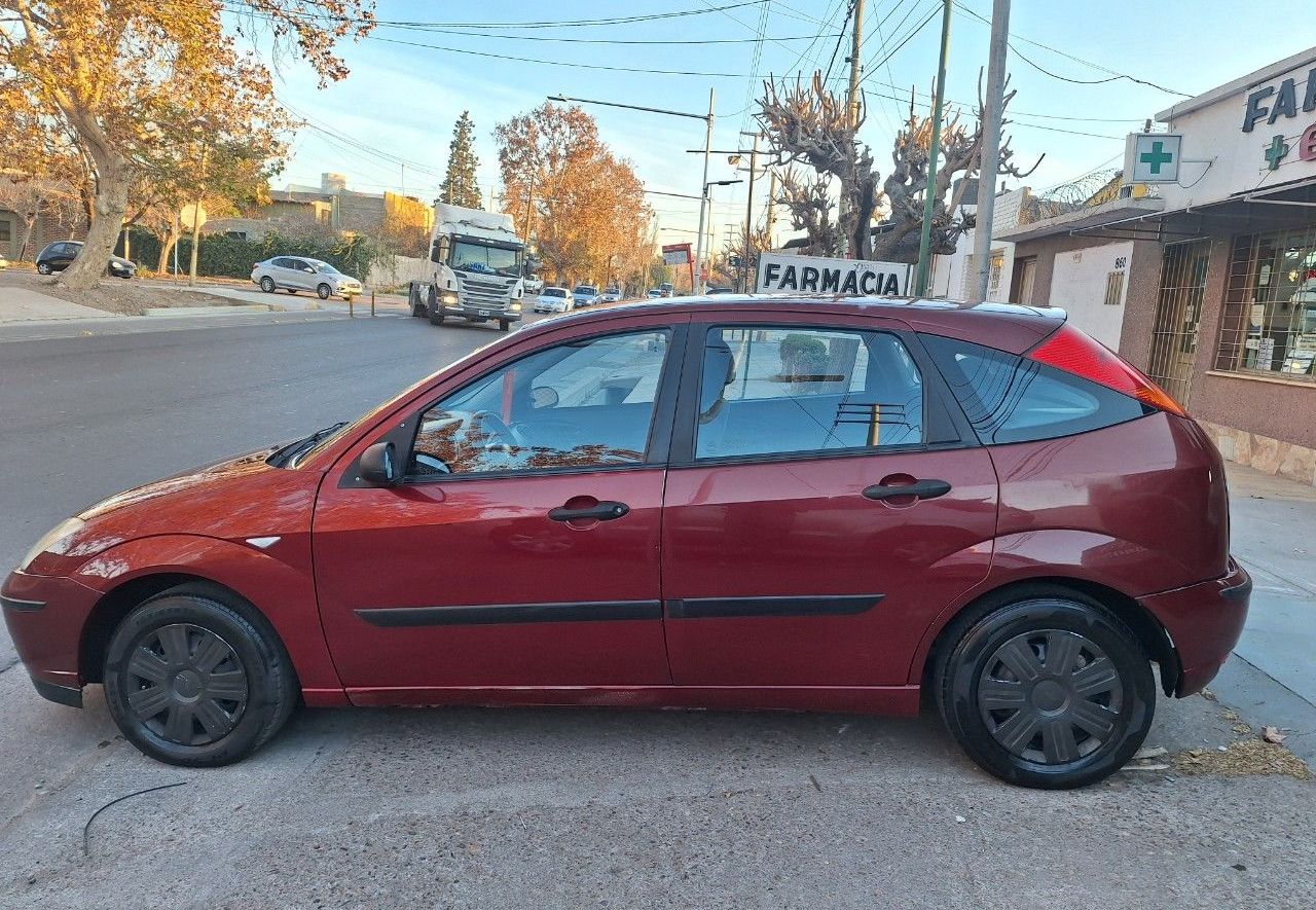 Ford Focus Usado Financiado en Mendoza, deRuedas